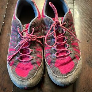 Columbia Outdoor hiking shoes. Pink and grey. Size 3. Very good condition.